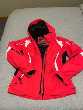 Karbon women’s sz 8 Coral Ski Jacket with White Accents
